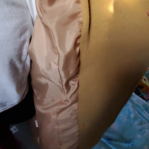 Coat - Picture 2 of 4